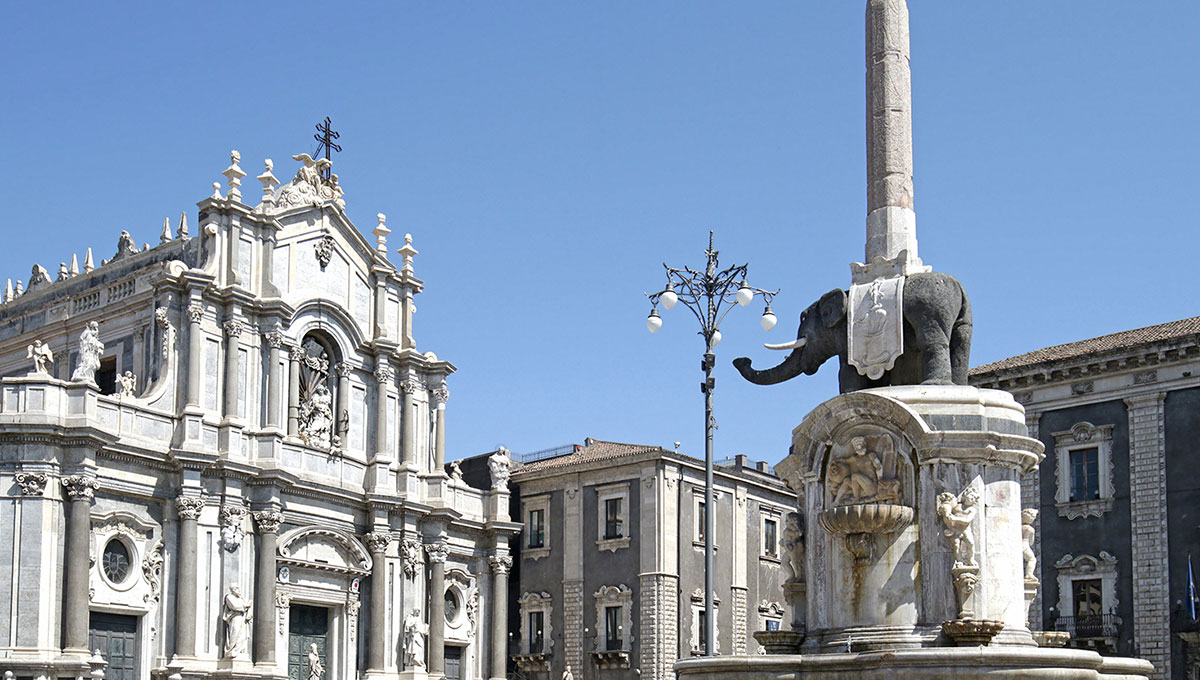 VISITARE CATANIA: PIAZZA DUOMO ED IL SUO BAROCCO